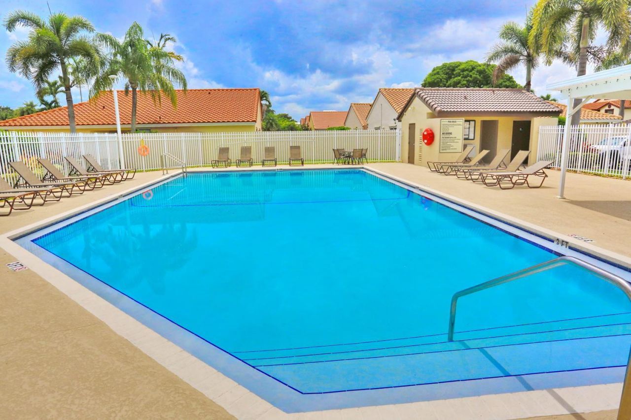 15061 Durham Lane, Davie, FL 33331 Photo
