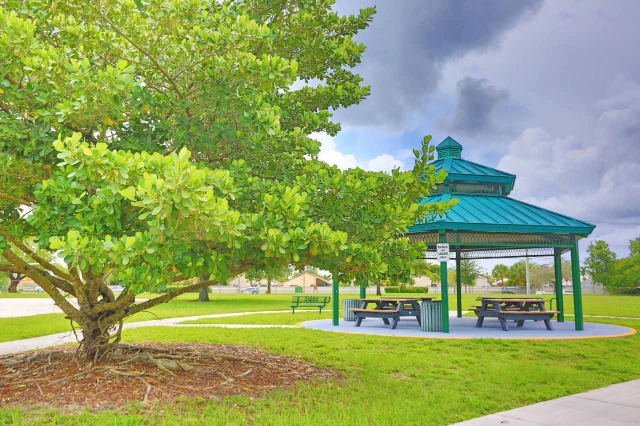 15061 Durham Lane, Davie, FL 33331 Photo