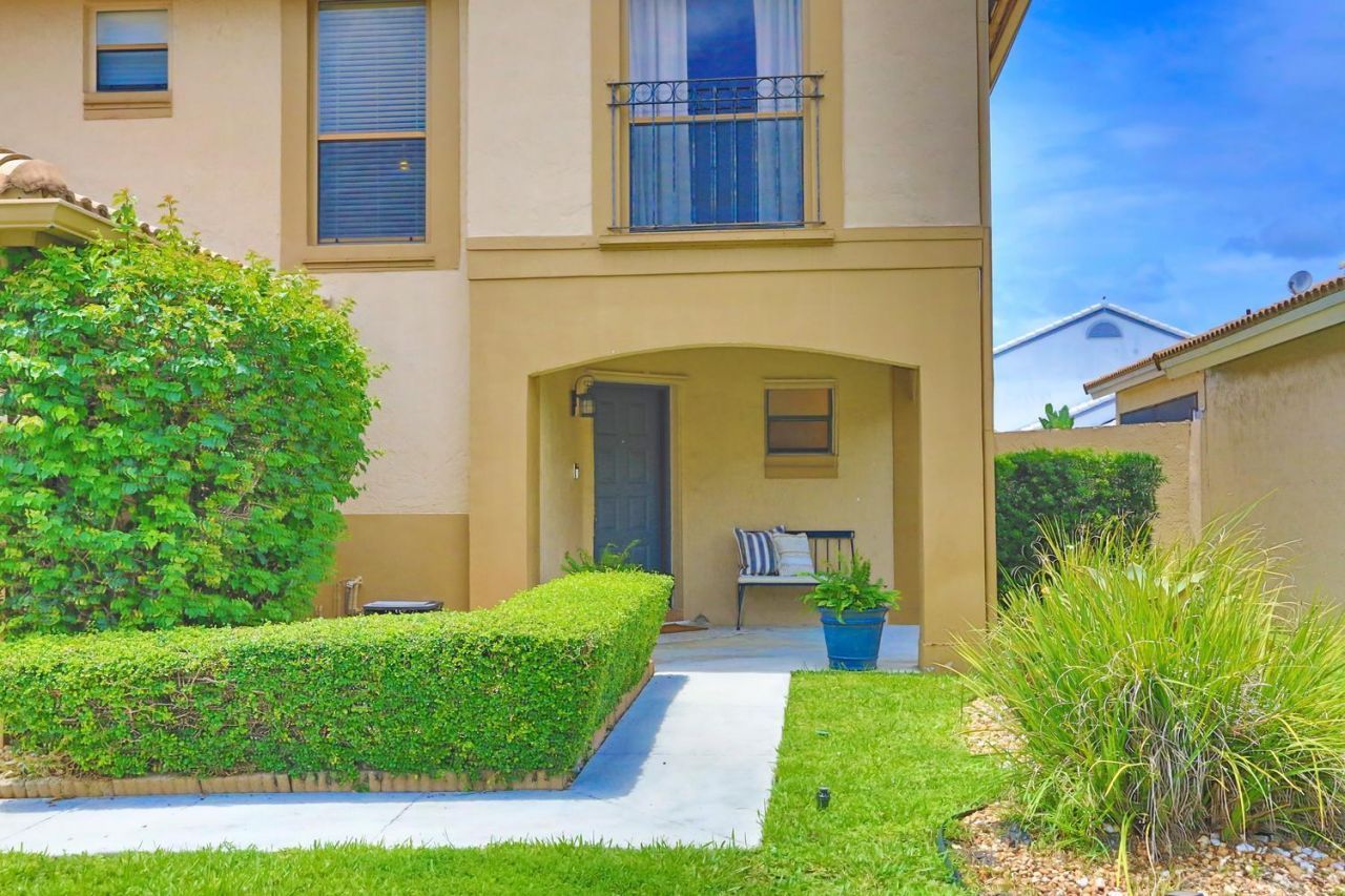 15061 Durham Lane, Davie, FL 33331 Photo