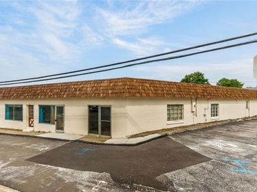 902 W Liberty Drive, Liberty, MO 64068