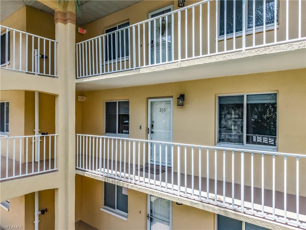 3685 Amberly Cir, Unit D 203, Naples, FL 34112 Photo