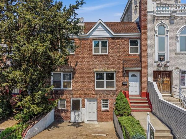2046 26th Street, Astoria, NY 11105