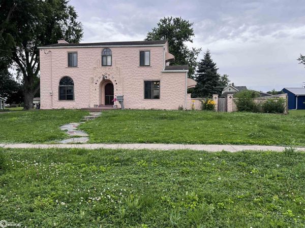 212 W Lee Street, Seymour, IA 52590