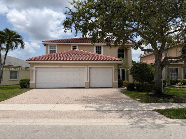 11927 NW 47th St, Coral Springs, FL 33076