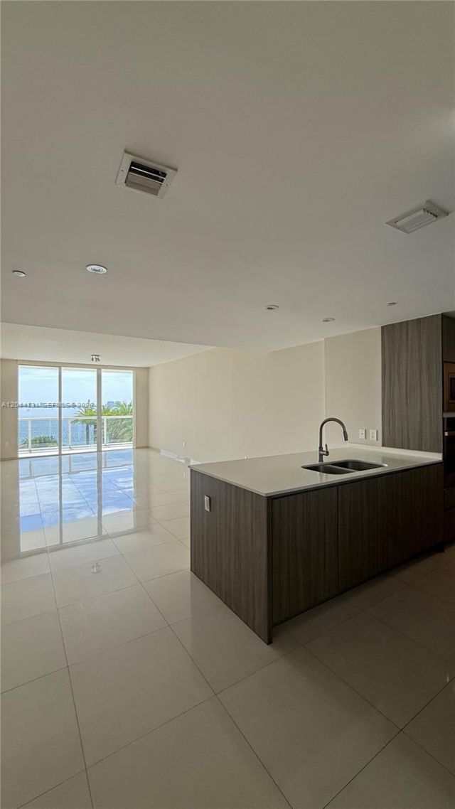 600 NE 27th St , Unit 802, Miami, FL 33137 Photo