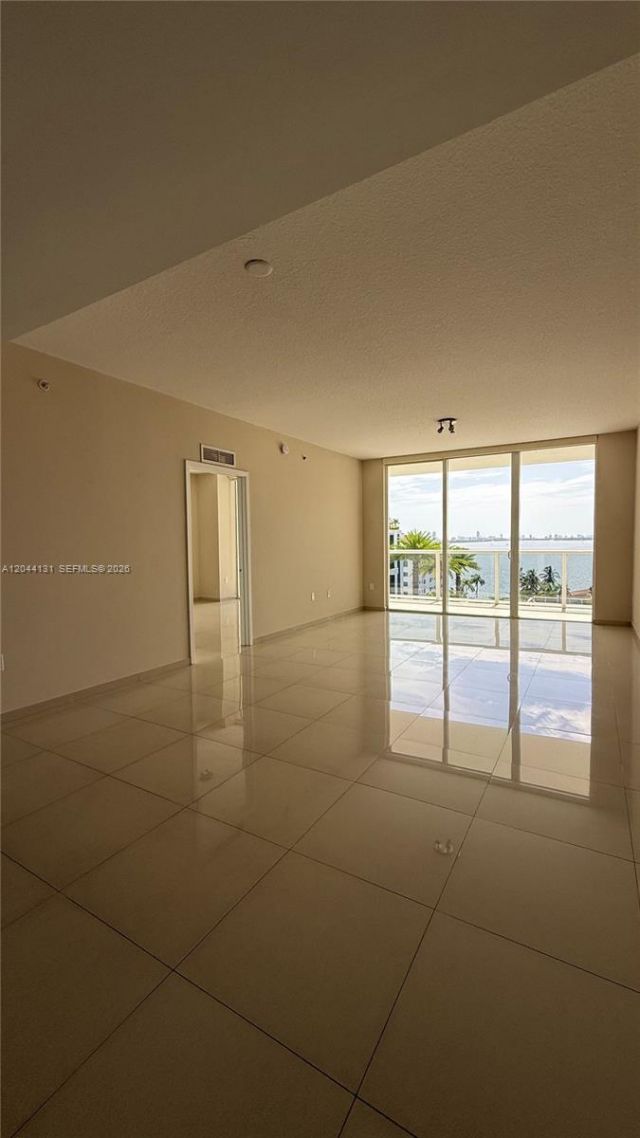 600 NE 27th St , Unit 802, Miami, FL 33137 Photo