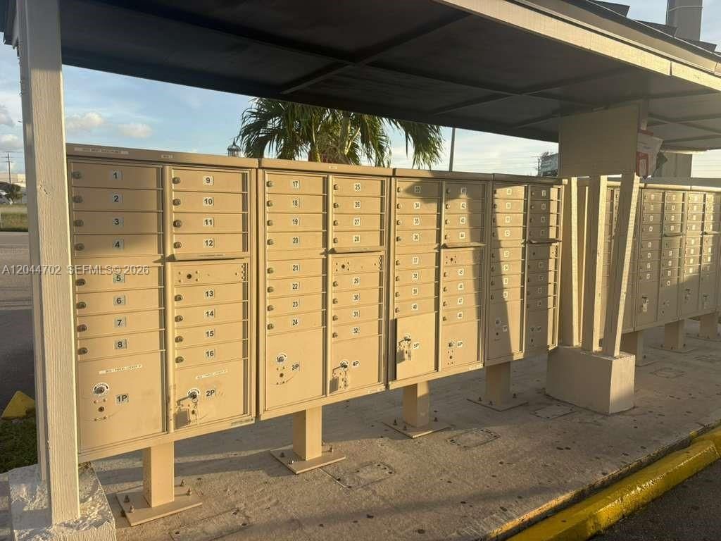 10101 W Okeechobee Rd , Unit 5202, Hialeah Gardens, FL 33016 Photo
