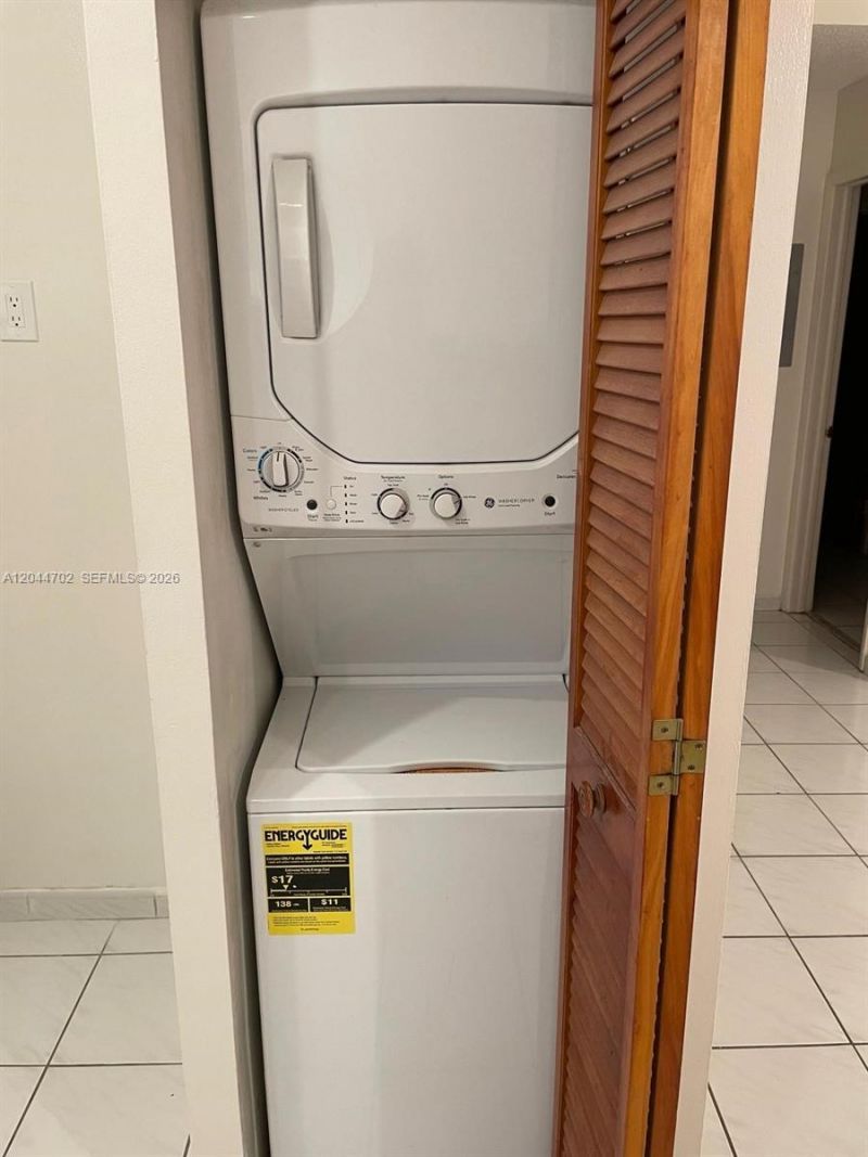 10101 W Okeechobee Rd , Unit 5202, Hialeah Gardens, FL 33016 Photo