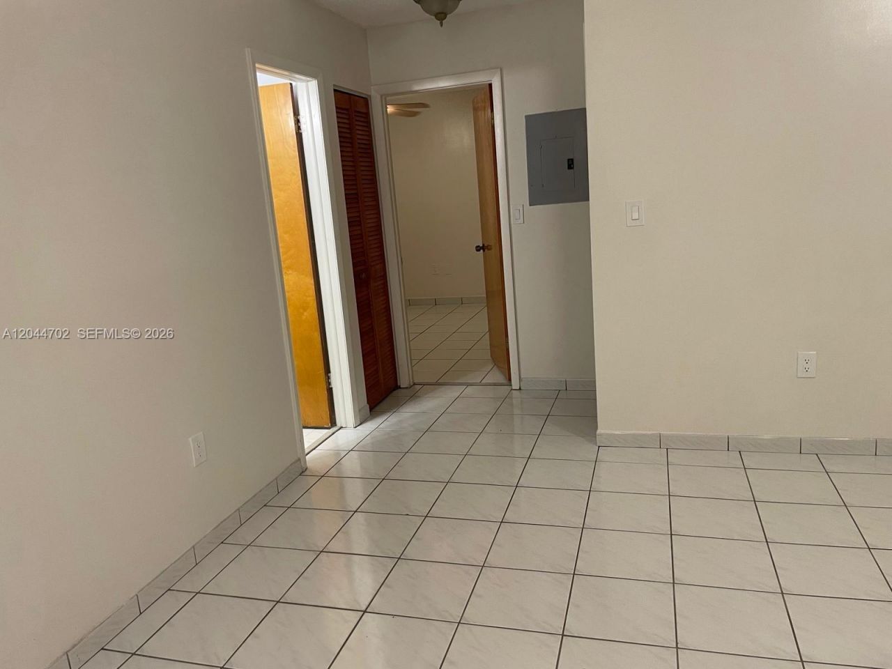 10101 W Okeechobee Rd , Unit 5202, Hialeah Gardens, FL 33016 Photo