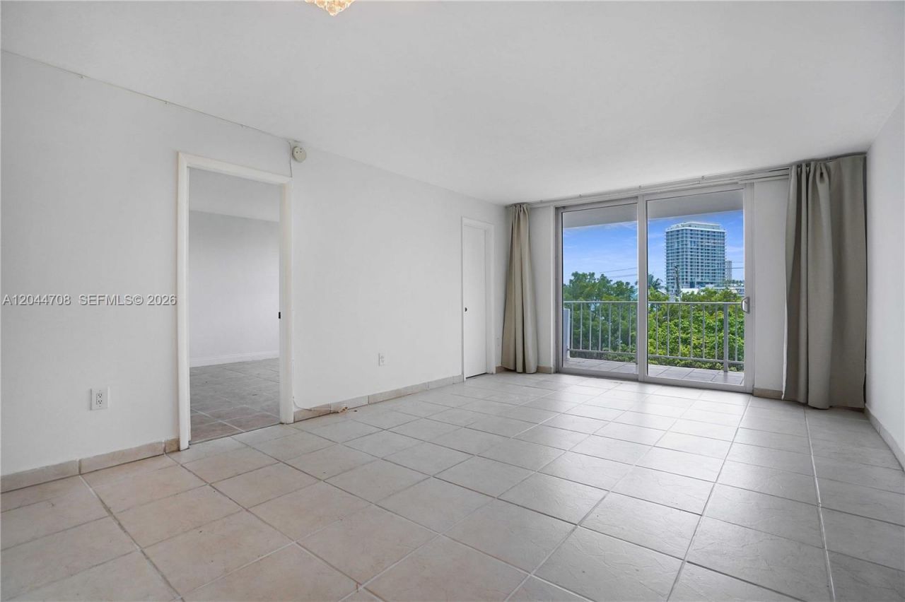 6900 Bay Dr , Unit 3H, Miami Beach, FL 33141 Photo