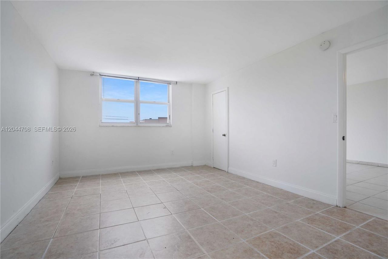 6900 Bay Dr , Unit 3H, Miami Beach, FL 33141 Photo
