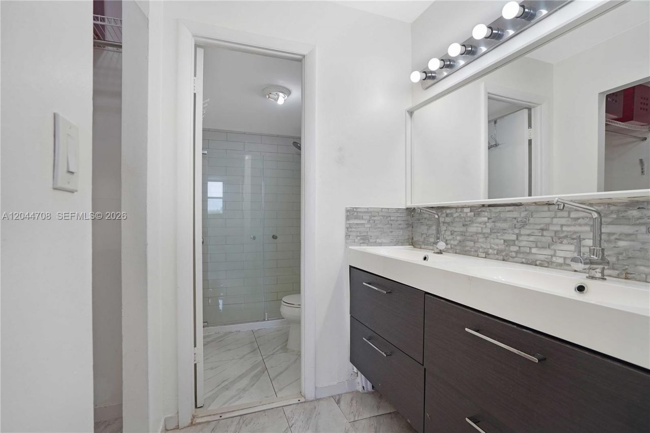 6900 Bay Dr , Unit 3H, Miami Beach, FL 33141 Photo