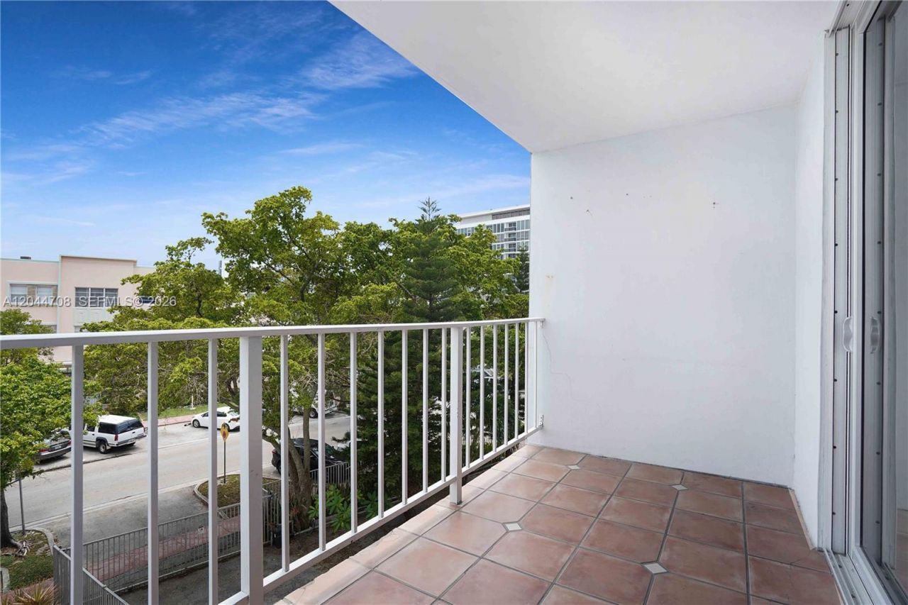 6900 Bay Dr , Unit 3H, Miami Beach, FL 33141 Photo