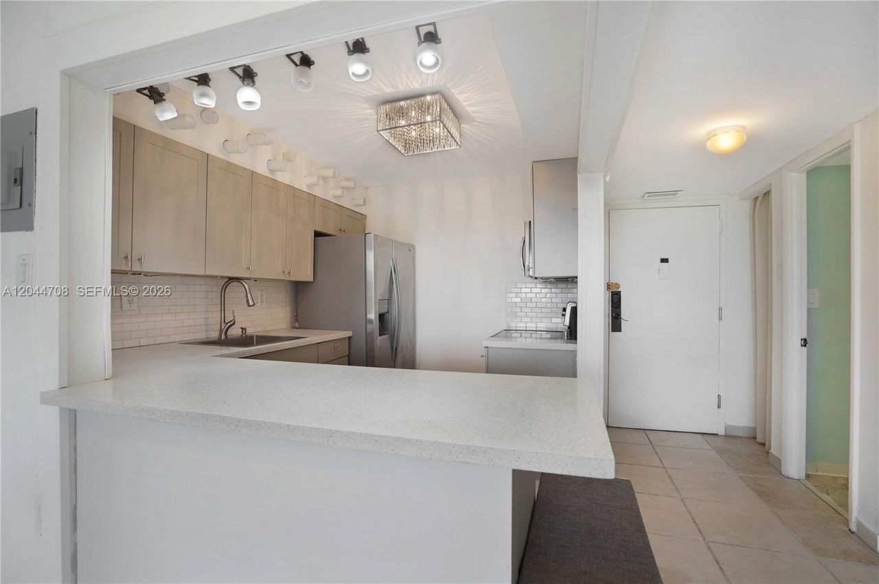 6900 Bay Dr , Unit 3H, Miami Beach, FL 33141 Photo