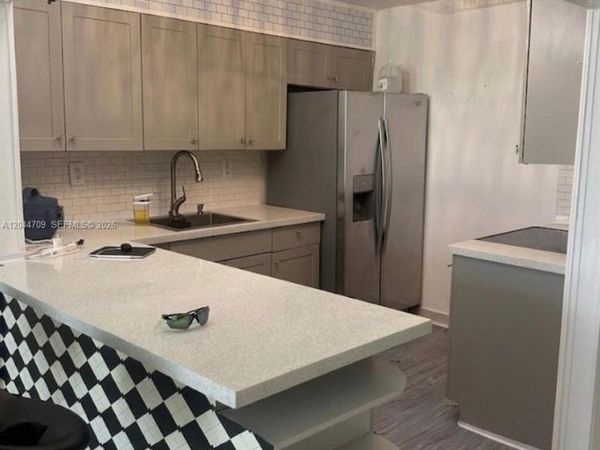 6900 Bay Dr, Unit 3H, Miami Beach, FL 33141
