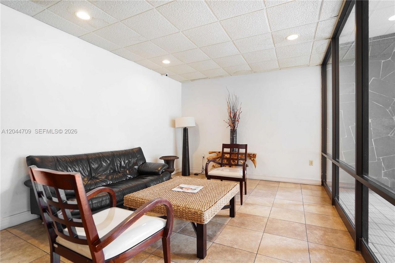 6900 Bay Dr, Unit 3H, Miami Beach, FL 33141 Photo