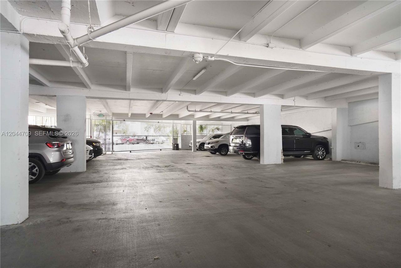6900 Bay Dr, Unit 3H, Miami Beach, FL 33141 Photo