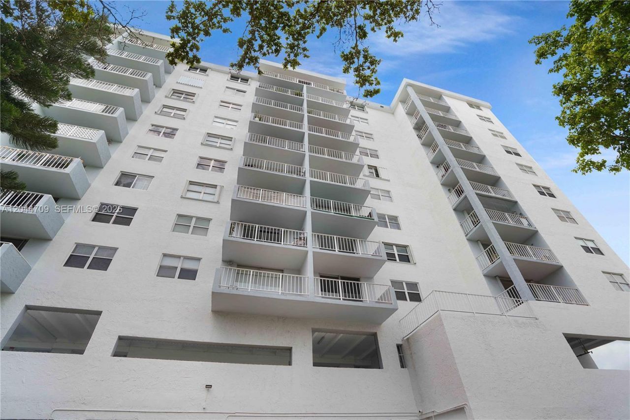6900 Bay Dr, Unit 3H, Miami Beach, FL 33141 Photo