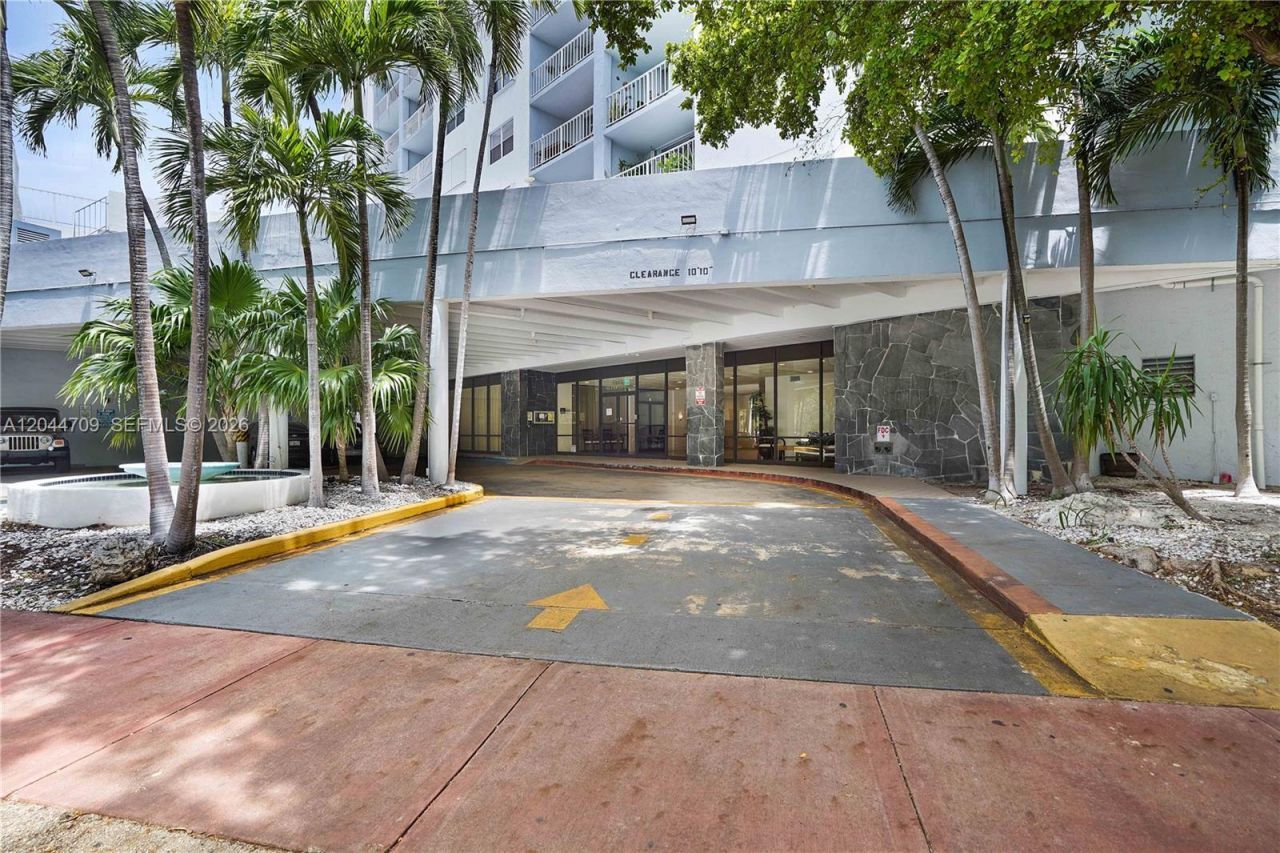 6900 Bay Dr, Unit 3H, Miami Beach, FL 33141 Photo
