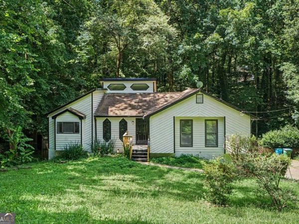 1373 Fairfield Drive SW, Lilburn, GA 30047