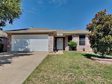 6017 Bronze River Road, Fort Worth, TX 76179