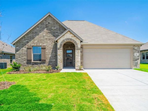 540 Brook View Drive, Van Alstyne, TX 75495