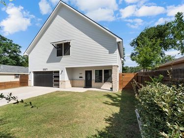 2227 Frank Henderson Jr Drive, Dallas, TX 75216