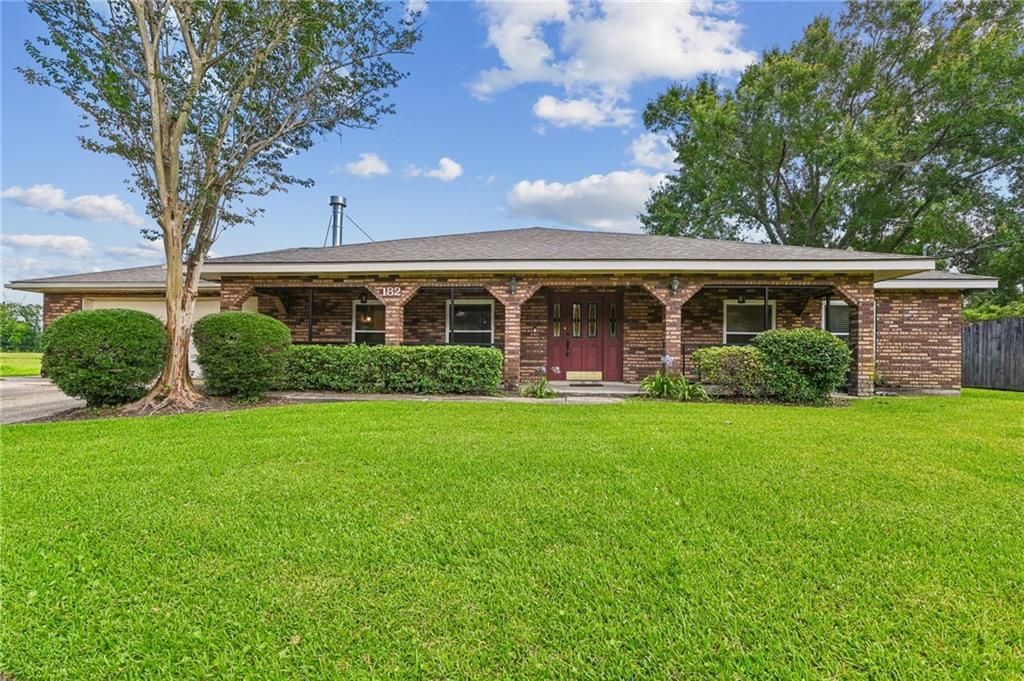 182 THOROUGHBRED Avenue, Montz, LA 70068