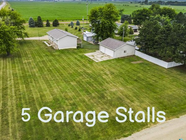 46704 265th St, Sioux Falls, SD 57107