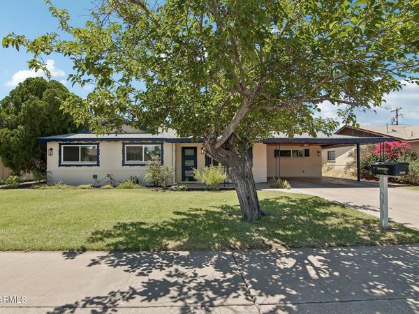 2401 W ECHO Lane, Phoenix, AZ 85021