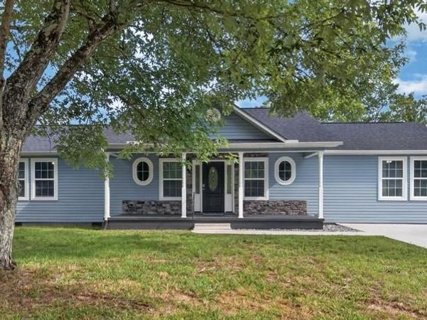 129 S Walden Drive, Harriman, TN 37748