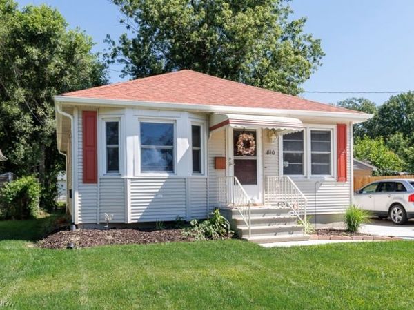 810 E Broad Street , Elyria, OH 44035