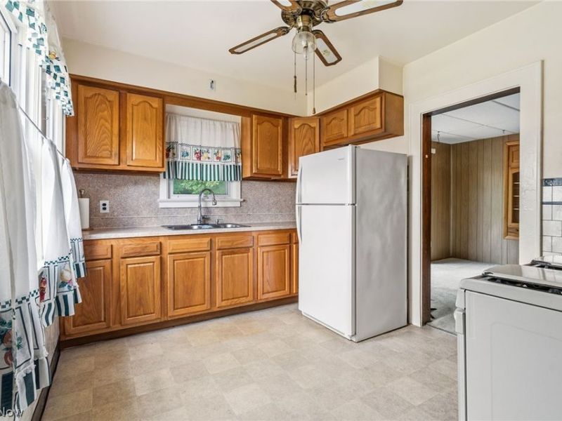 1151 Juniper Avenue, Akron, OH 44310 Photo 13