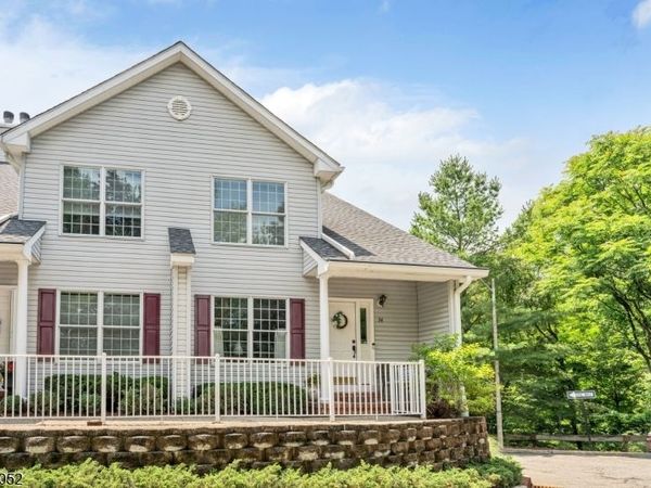 94 Heather Ln, Wyckoff, NJ 07481