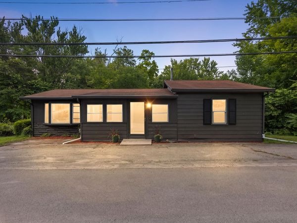 9904 Portage Lake Avenue, Pinckney, MI 48169