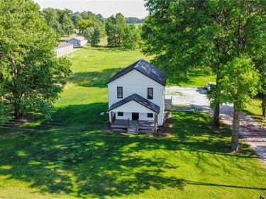 7437 E Lincoln Way, Apple Creek, OH 44606