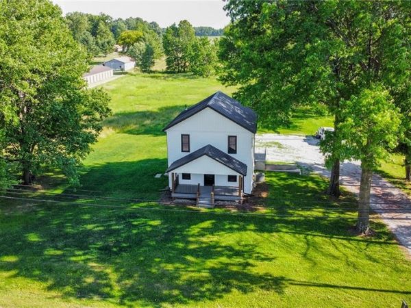 7437 E Lincoln Way , Apple Creek, OH 44606