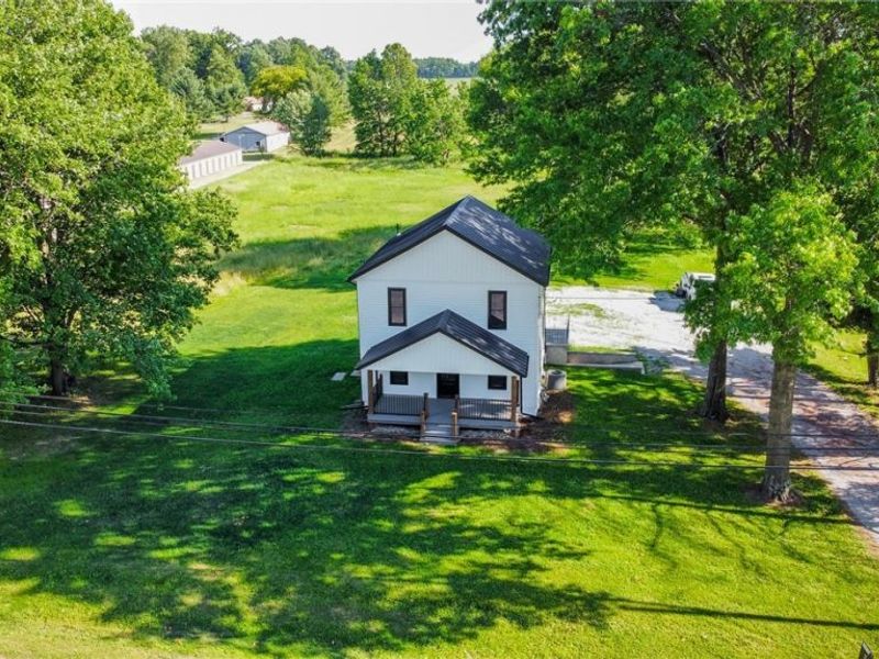 7437 E Lincoln Way, Apple Creek, OH 44606 Photo 1