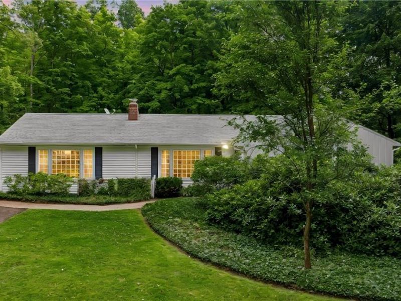 11565 Wilbert Road, Chardon, OH 44024 Photo 1