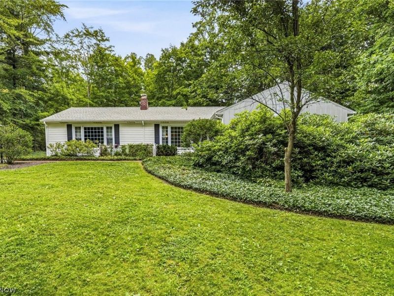 11565 Wilbert Road, Chardon, OH 44024 Photo 2