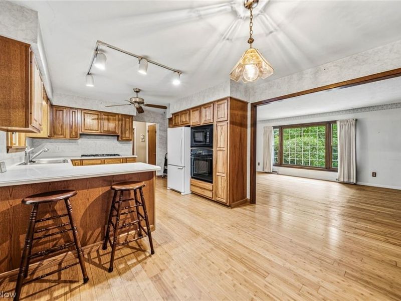 11565 Wilbert Road, Chardon, OH 44024 Photo 9
