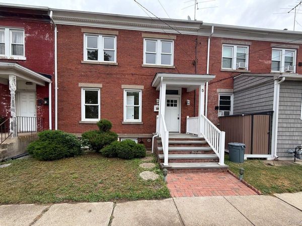 5 Columbia Street , Farmingdale, NY 11735