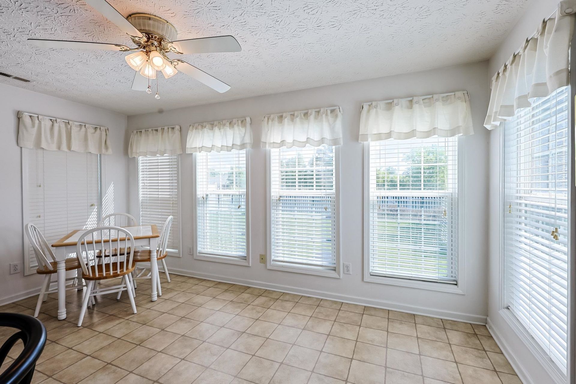 2032 Hawksmoor Dr. Photo 12
