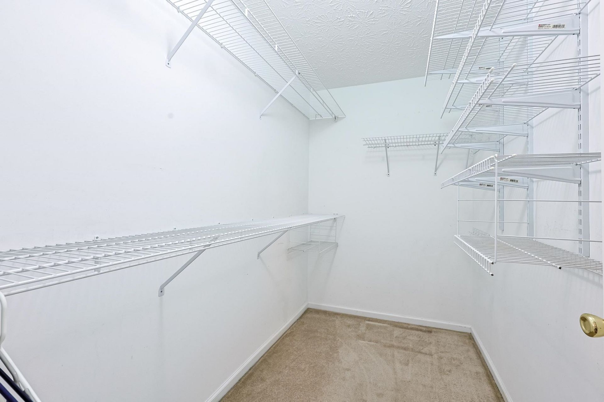 2032 Hawksmoor Dr. Photo 17