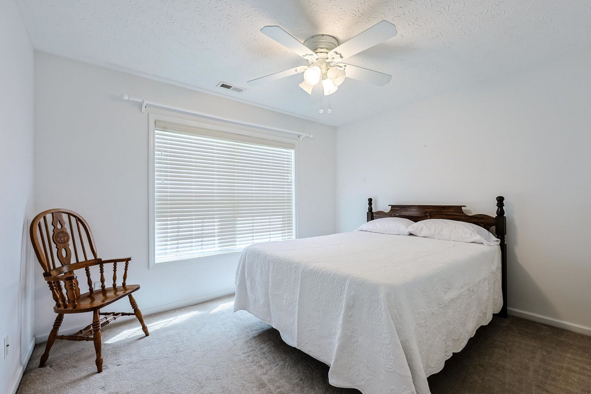 2032 Hawksmoor Dr. Photo 18