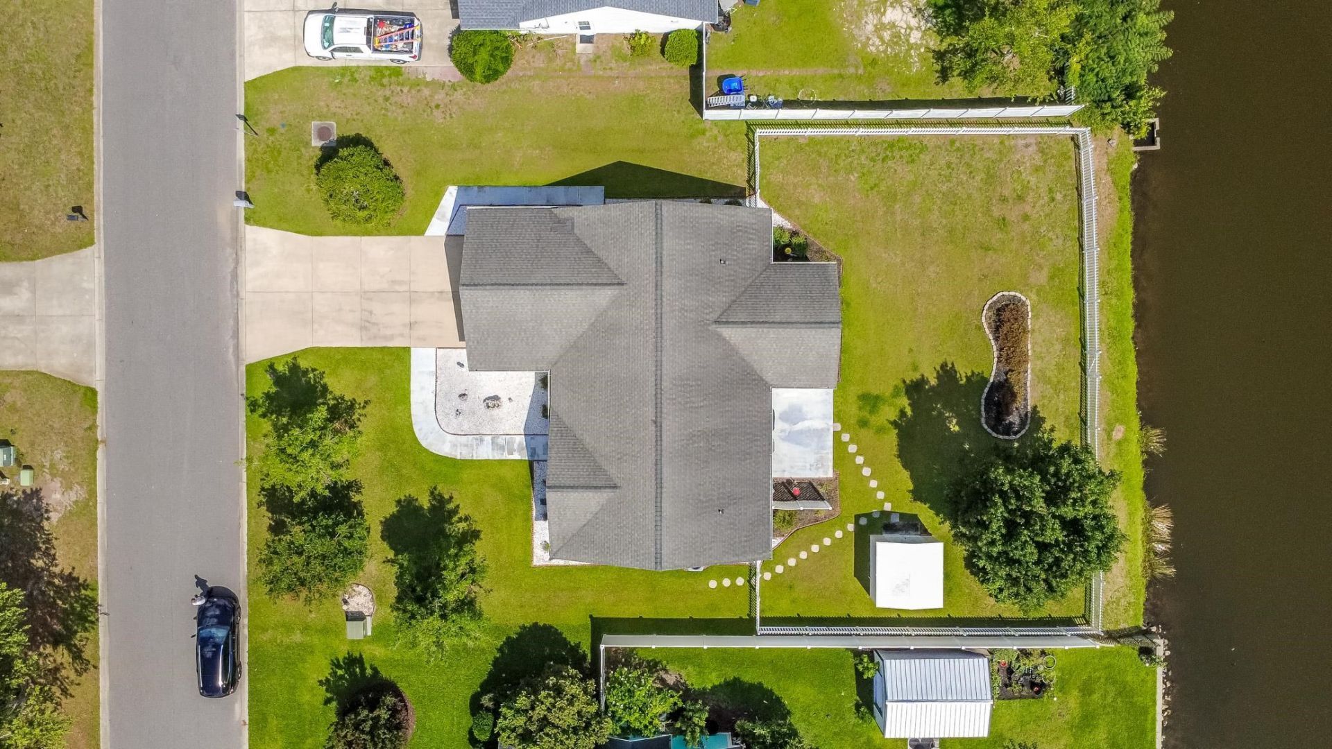 2032 Hawksmoor Dr. Photo 33