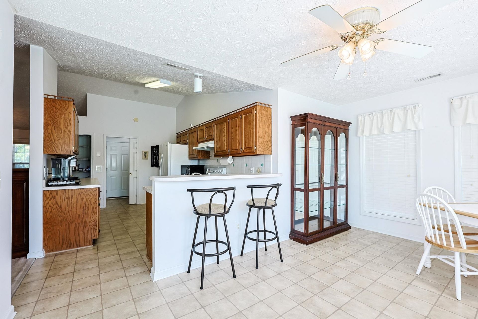 2032 Hawksmoor Dr. Photo 6