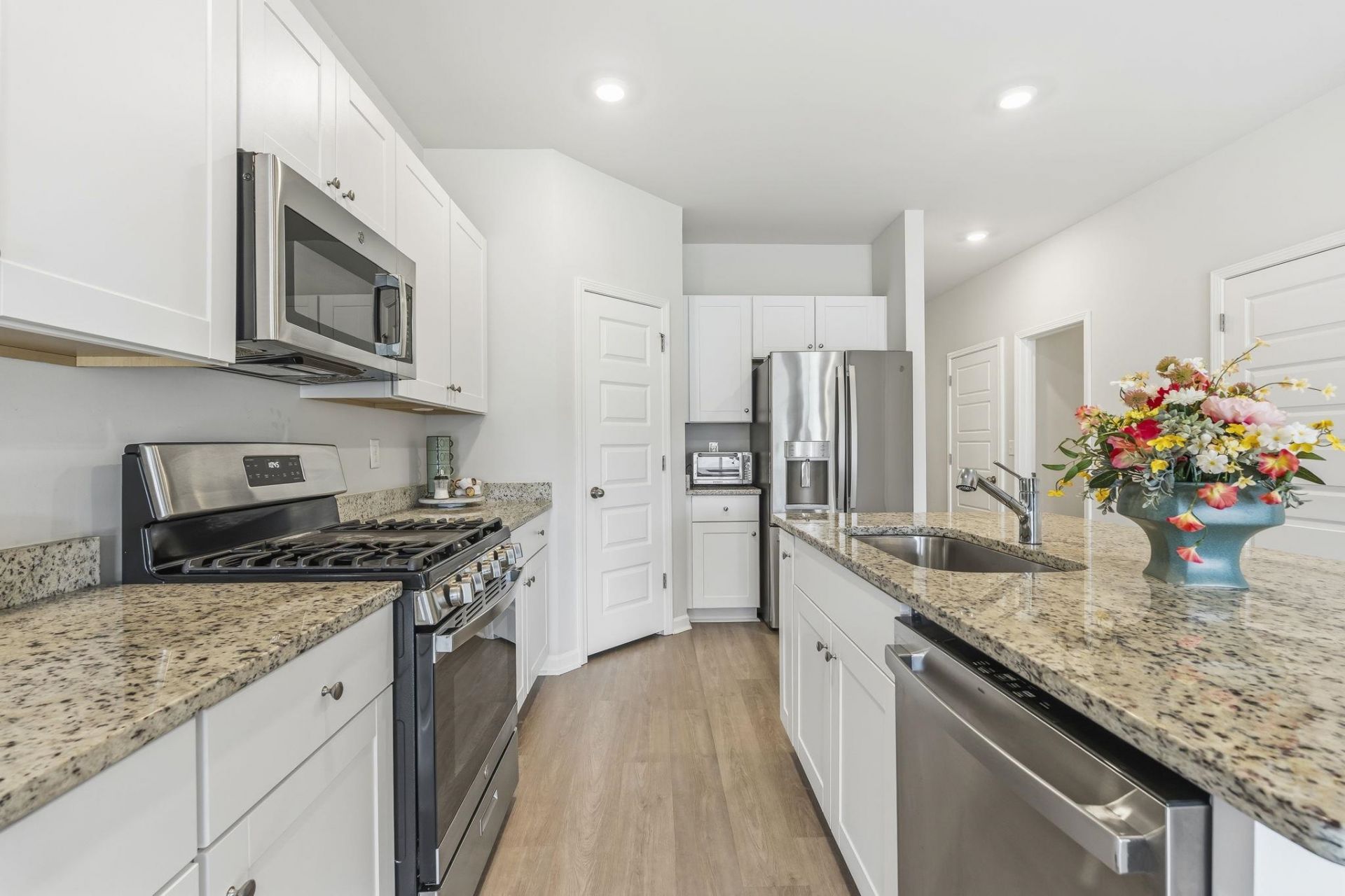 8032 Forest Edge Dr. Photo 10