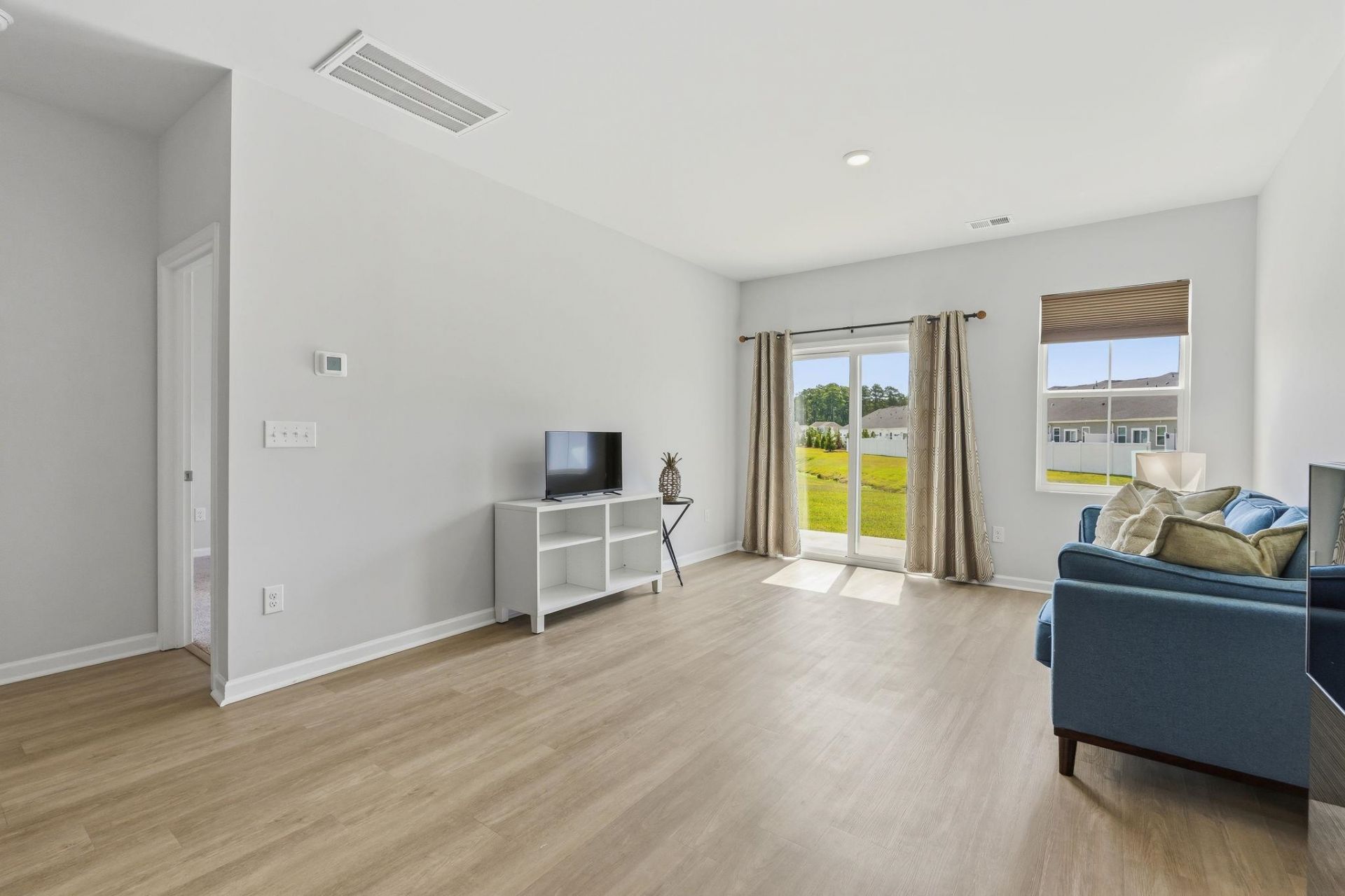 8032 Forest Edge Dr. Photo 15