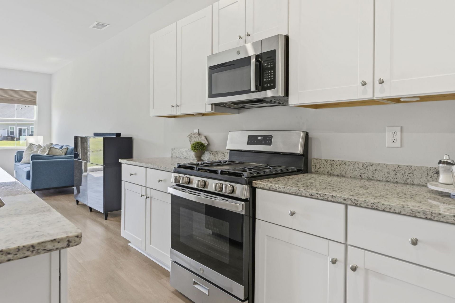 8032 Forest Edge Dr. Photo 9